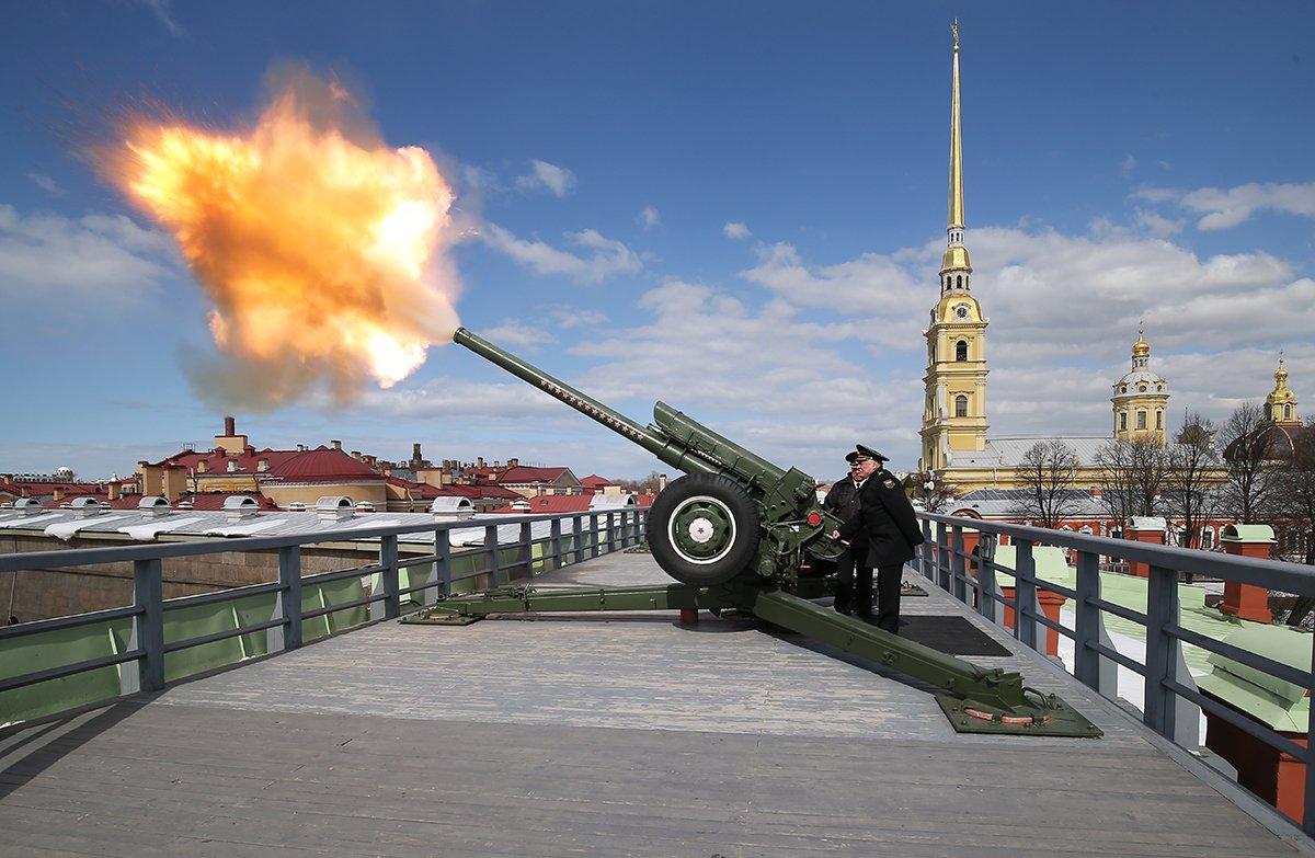 Полуденный выстрел с петропавловской. Пушки Петропавловской крепости. Полуденный выстрел с Петропавловской крепости.