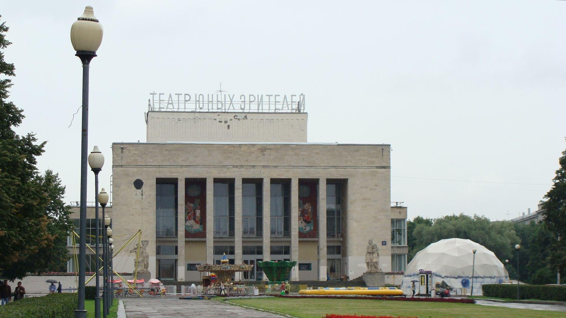 Тюз санкт петербург. Театр юного зрителя Санкт-Петербург. Театр ТЮЗ Санкт-Петербург. Театр ТЮЗ СПБ. Санкт-Петербург театр юного зрителя им Брянцева.